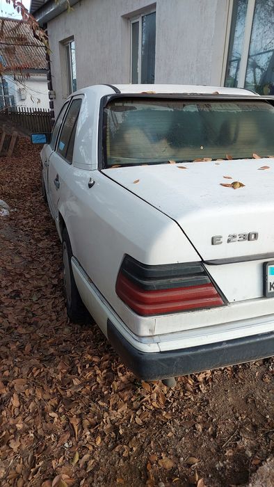 Продам мерседес 124. 2.3