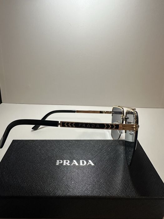 Слънчеви очила Prada