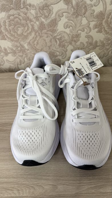 Кроссовки adidas оргинал