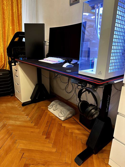 Геймърско бюро AutoFull A4 Pro RGB, електрическо, 160×71 см