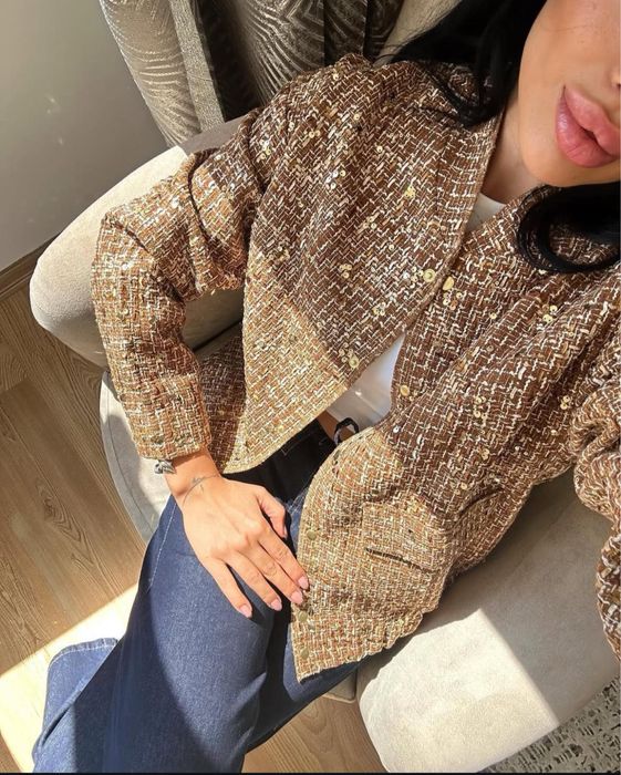 Дамско яке по модел Zara със златни нишки