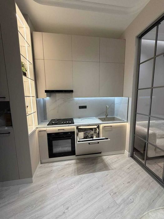 Лучшая Цена! Продается 3-Комнатная Квартира на Ц-5!