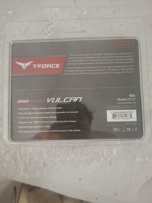 Продавам "T-Force Vulcan ddr4 3200mhz 2x8GB RAM"