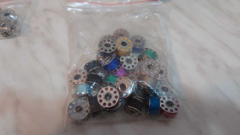 Mini masina de cusut