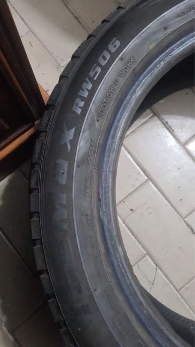 Продам шины 215/55/17