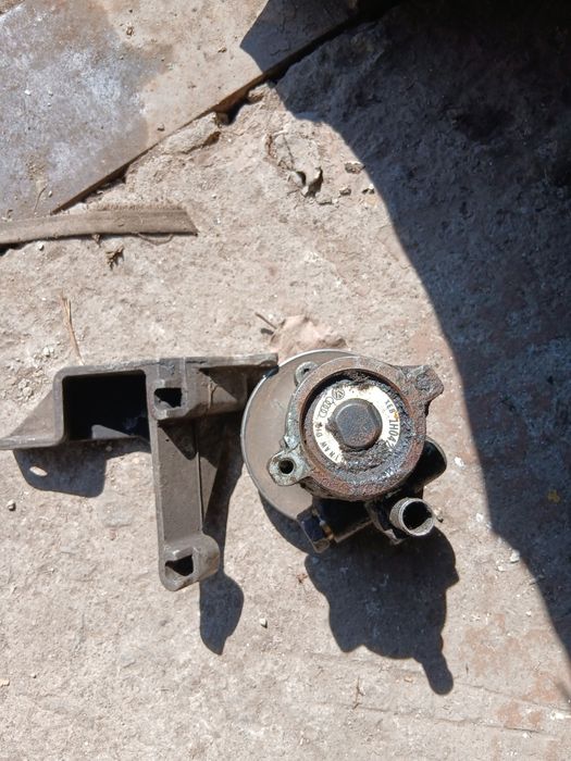 Продам запчасти.