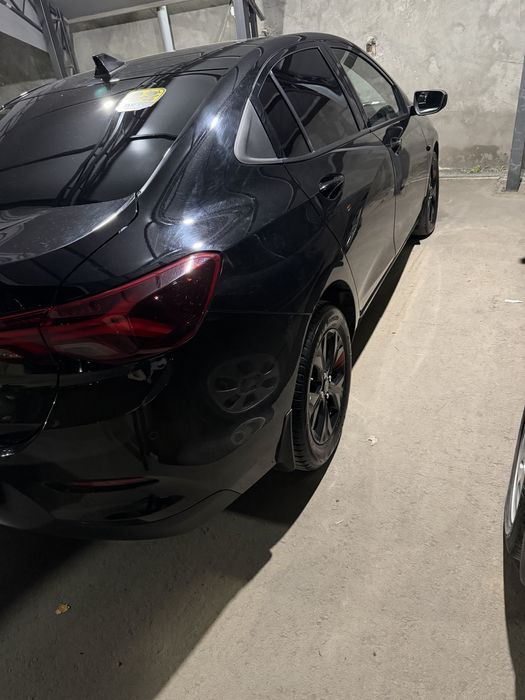 Chevrolet Onix Redline