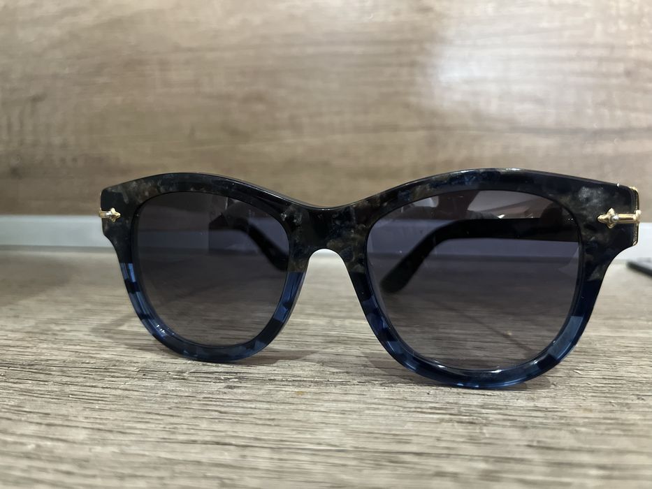 Слънчеви очила на TRUSSARDI