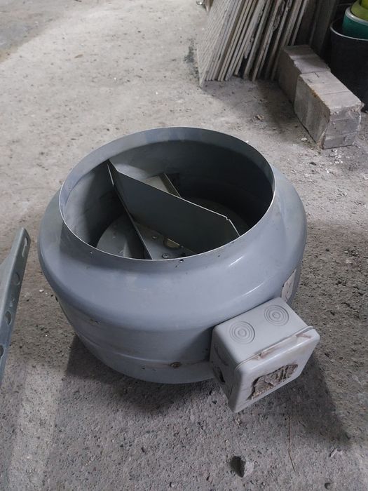 Продам вытяжки, вентиляторы.