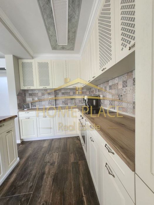 Продава се Тристаен апартамент в Варна, Левски - 107 кв.м за 2412 €/кв.м - Снимка #2