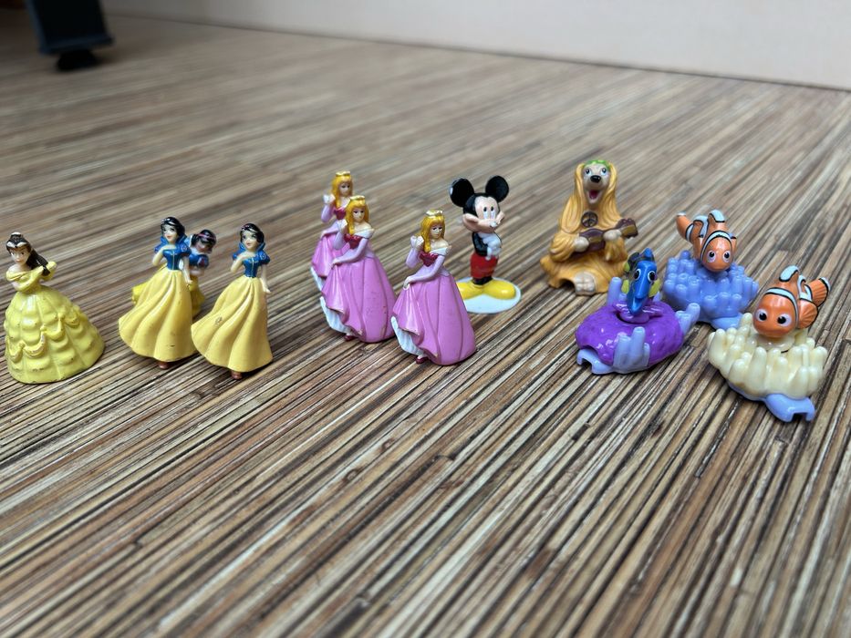 Стари играчки от kinder яйца и други