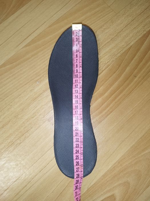 Резиновые ботинки (сапоги)