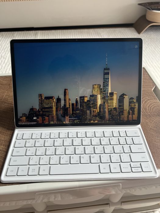 Планшет Huawei MatePad + клавиатура
