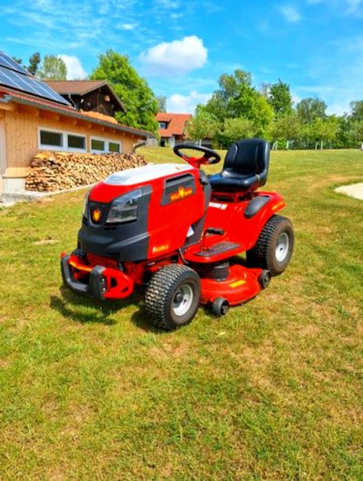 Tractoras de gazon/ iarba