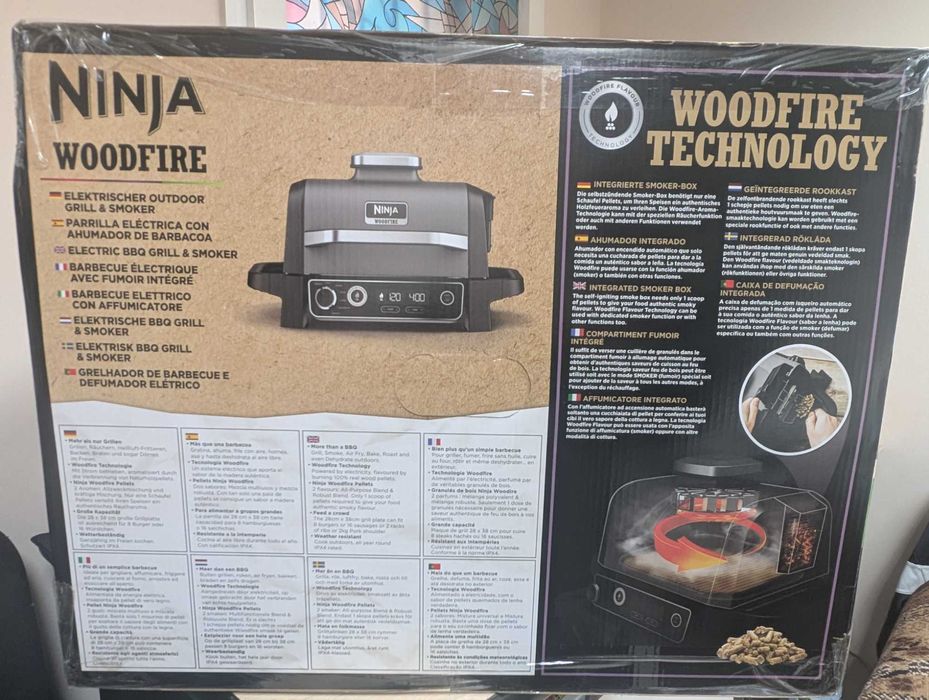 Ninja Woodfire  Електрическо барбекю за къмпинг с пушилня и фритюрник