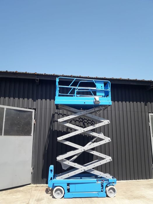 Nacela electrica de vanzare 12m, an 2010, second hand, 5600 euro, 4 bucati disponibile, platforma de lucru la inaltime
