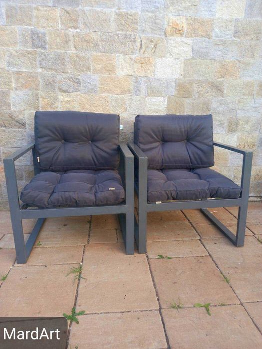 Продавам градински столове