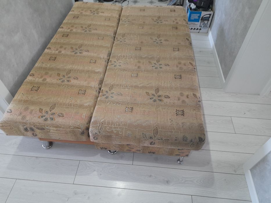Диван ,тахта продам