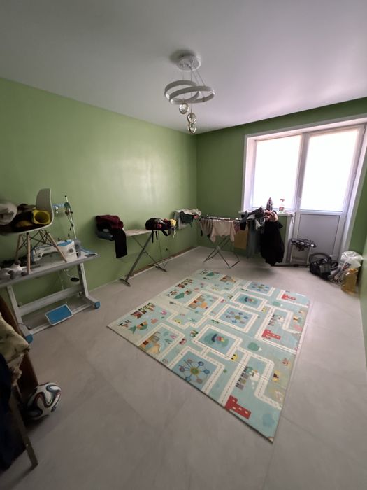 Продам трехкомнатную квартиру