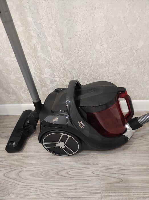 Пылесос удобный бесшумный