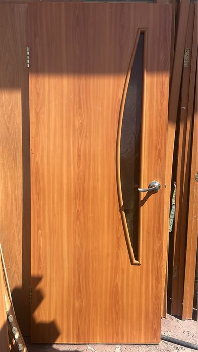 Продаю двери б/у