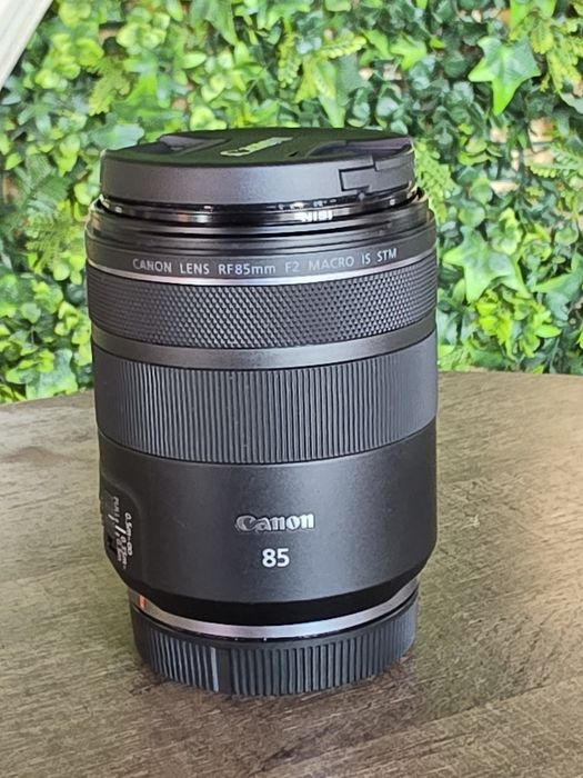 Obiectiv Canon RF 85 mm F2 Macro