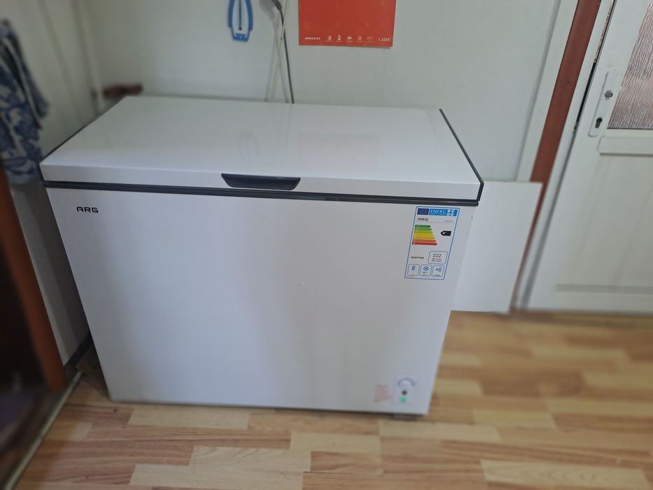 Продам морозильник