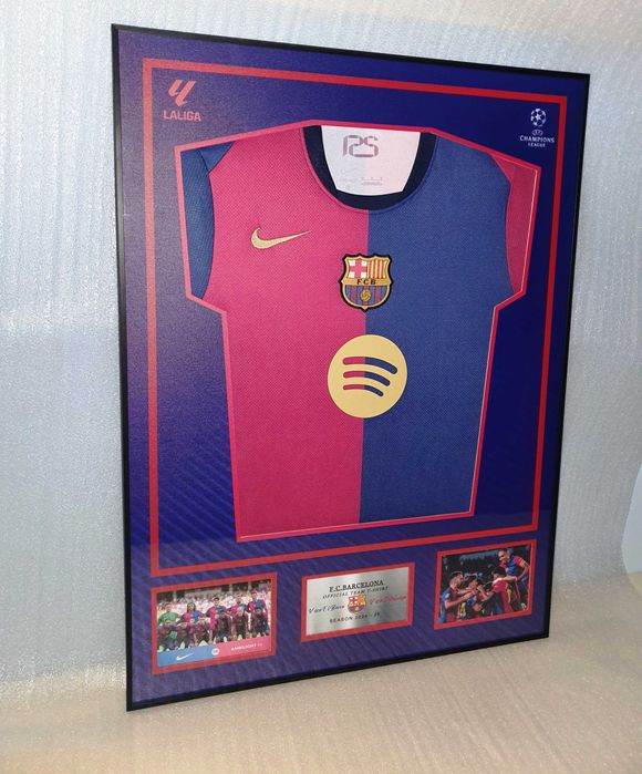 2024/25 Форма Барселоны в рамке (BarcaT-shirt in frame)в наличии 1 шт.