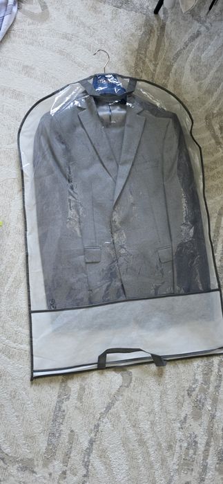 срочно продается новый костюм