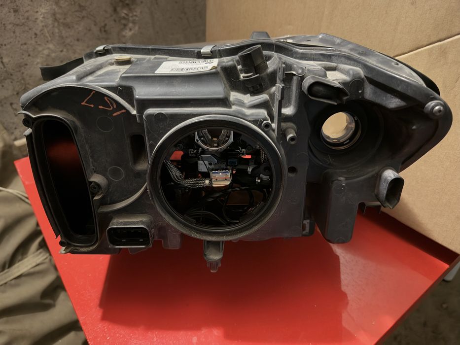 bmw x3 f25/x4 f26 десен фар xenon със завиване американски