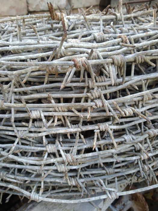 Продам колючую проволку