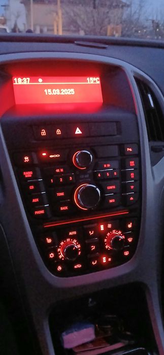 опел астра 1.4 бензин с турбо 2012г.,комби+газ