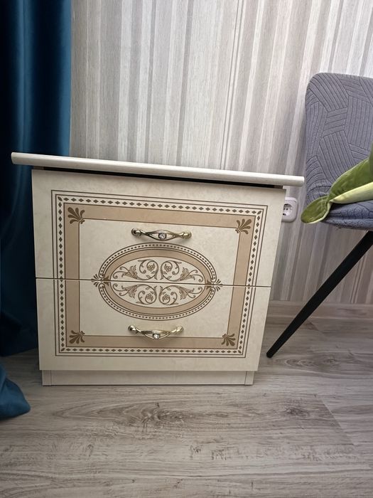 Продам спальный гарнитур Лара