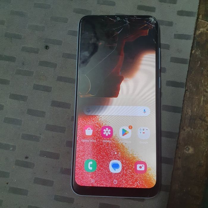 Display ecran samsung S20+ A14 A12 A04e fisurate functionale
S20+ 200l