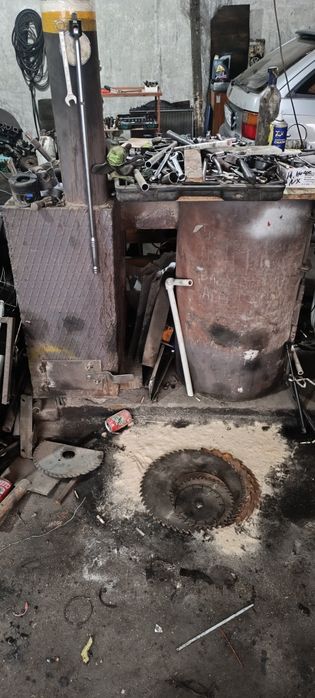 Печка, буржуйка.