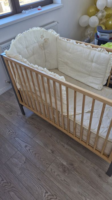 Pătuț din lemn cu saltea de cocos inclusa