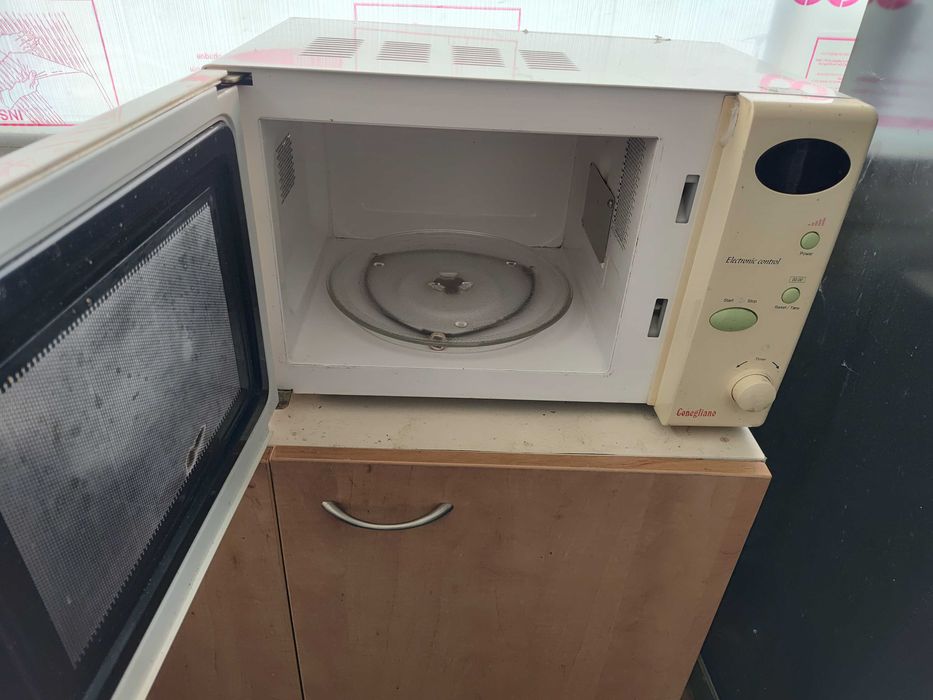 Сервизирана микровълнова с три месеца гаранция