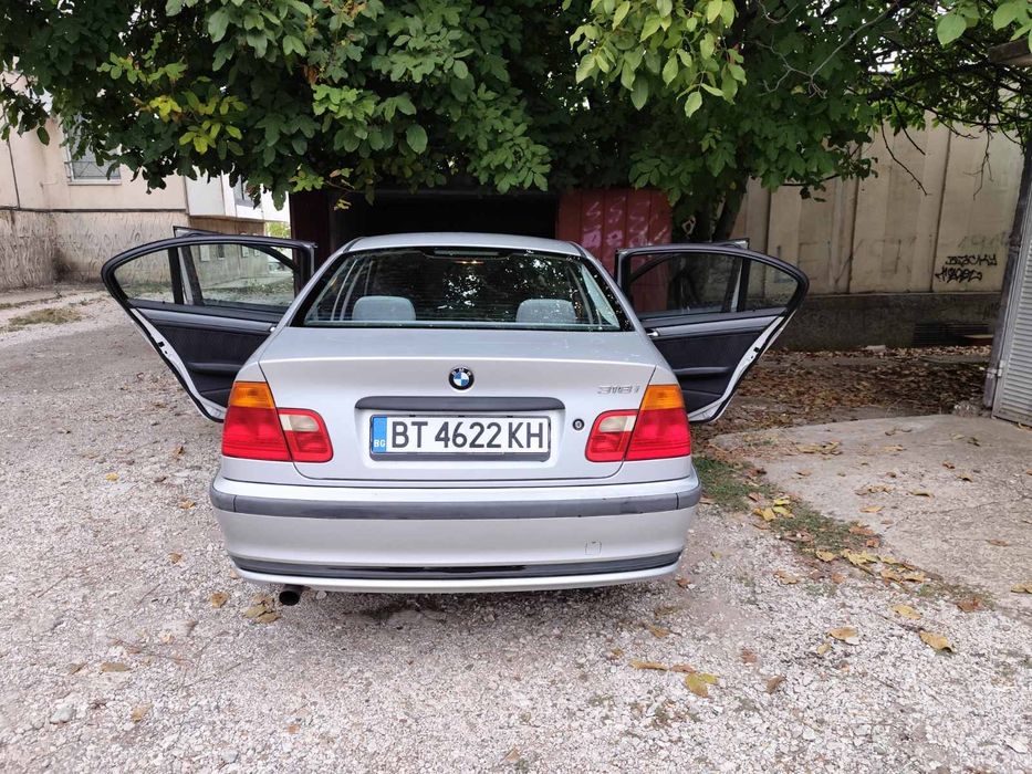Продавам  BMW 318 И