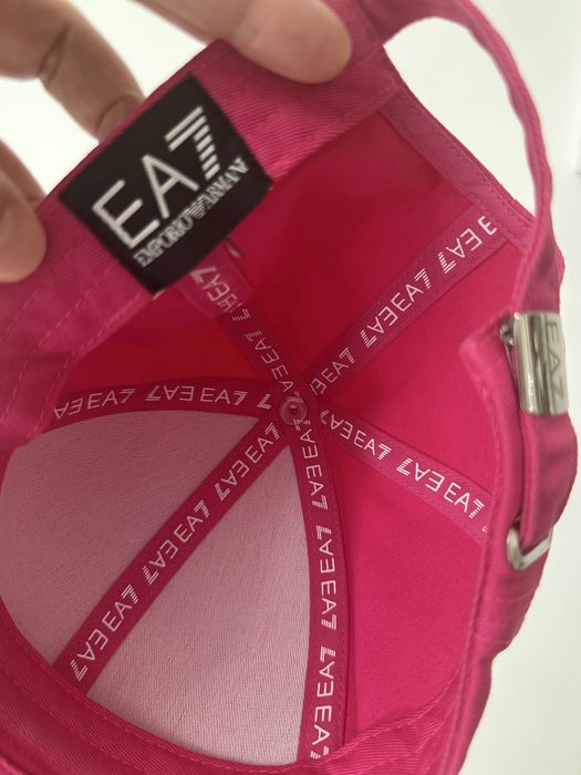 Женская бейсболка Armani EA7 . Лето.