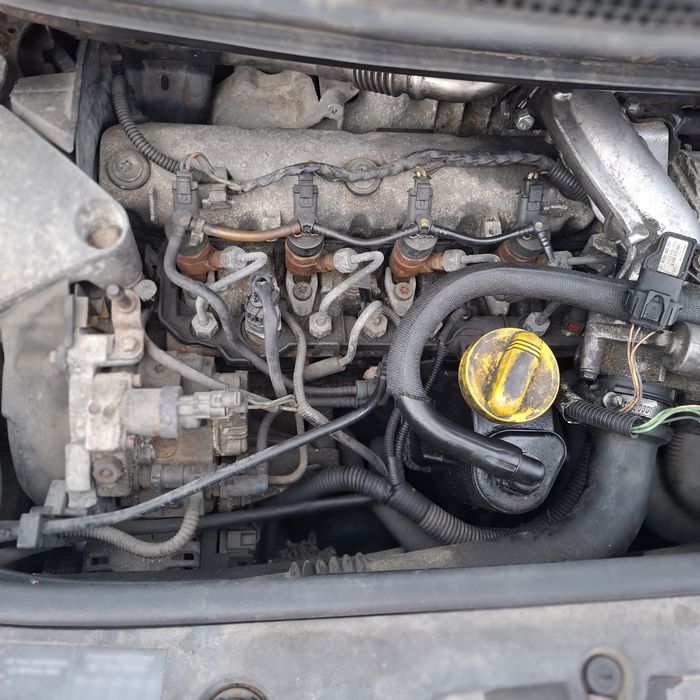 Dezmembrez renault grand scenic 1.9hdi fab 2008 euro 4
