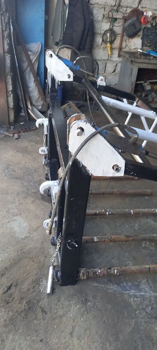 Продам вилы на трактор