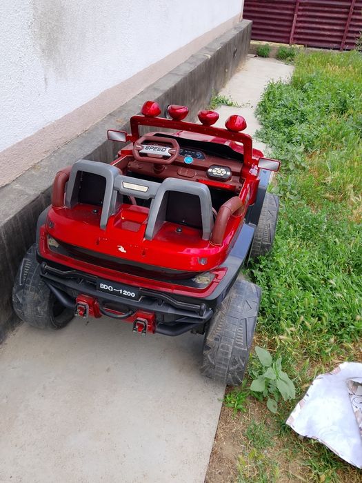Продам детскую машинку