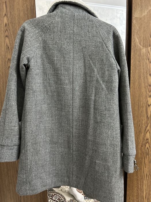 Продаются пальто и куртки по 100 тыс