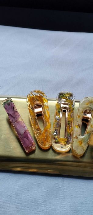 Шноли от епоксидна смола и естествени цветя