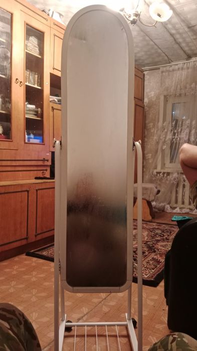Продам зеркало напольное