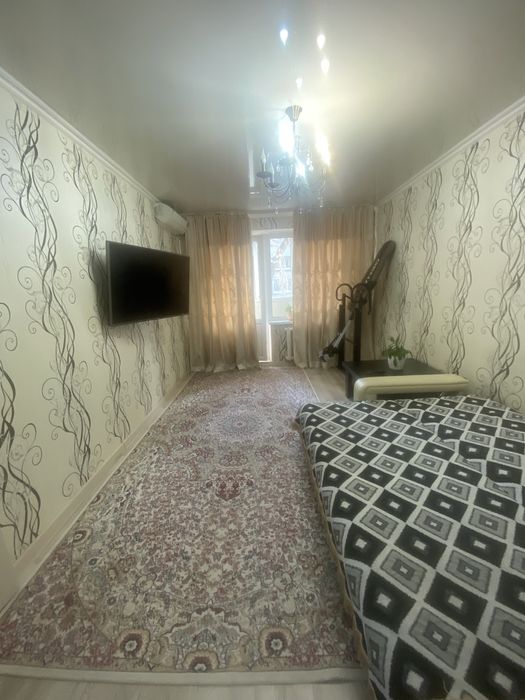 Квартира сдаетса в хорошем раионе рядом барахолка сутками и ночь