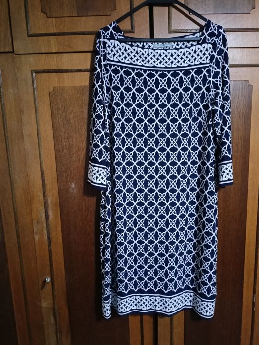 Два новых платья