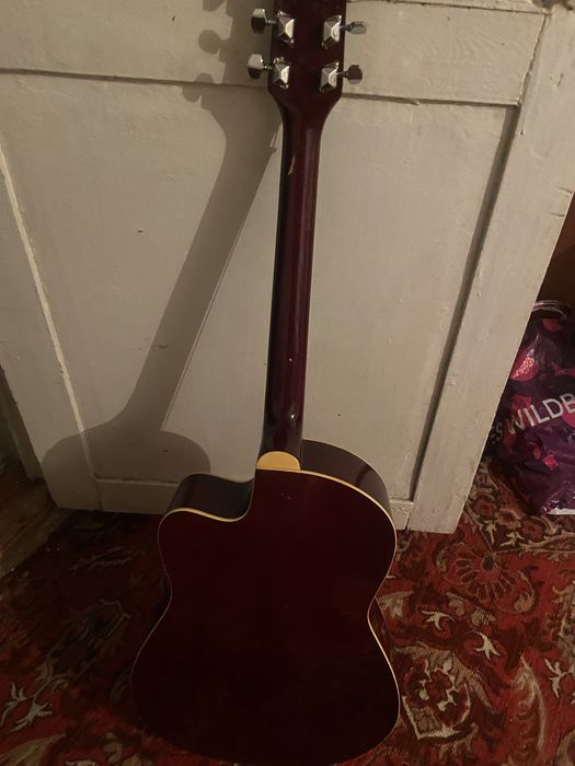 Гитара хороши звук чотки продам