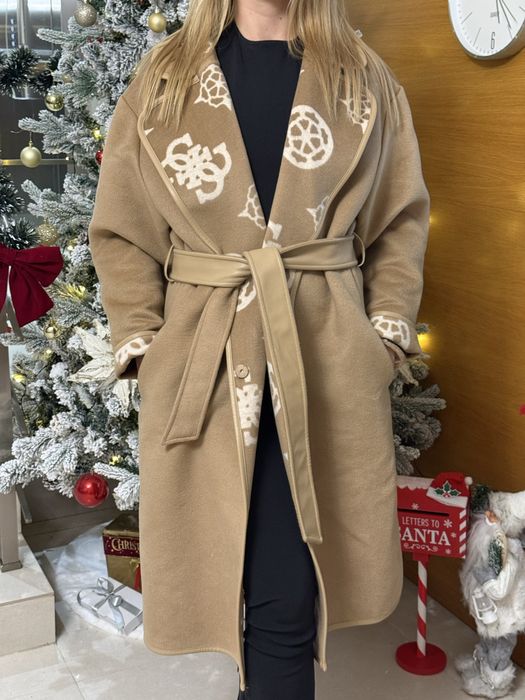 Палто Guess в бежов цвят