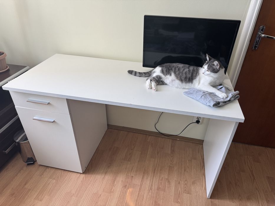 Birou Ikea MALM - Stare bună